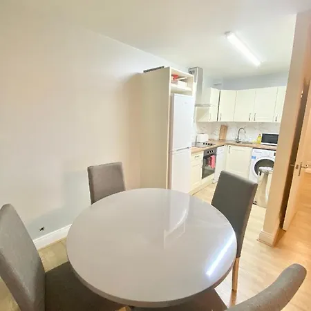 Lovely 2 Bedroom In *