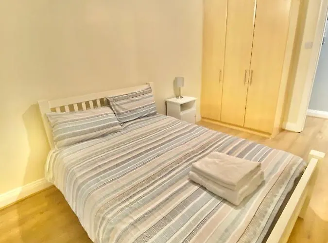 Lovely 2 Bedroom In Dublin