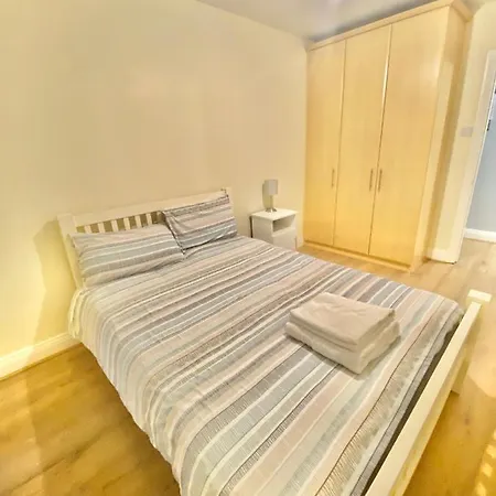 Lovely 2 Bedroom In Dublin